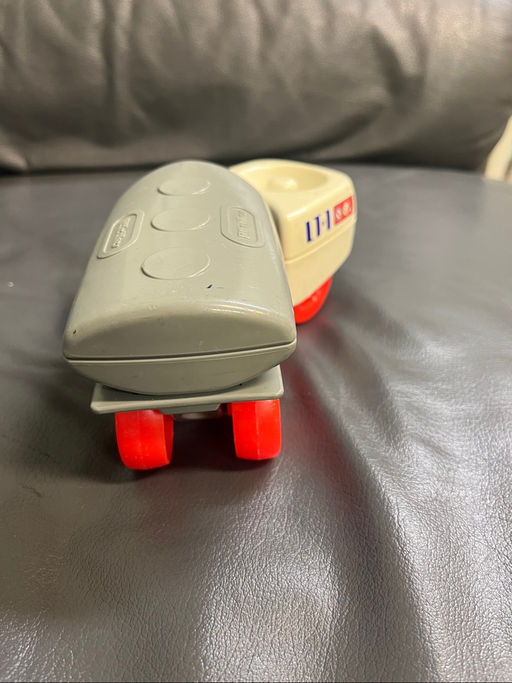 Vintage LITTLE TIKES oil tanker truck, 6.5” long great condition. - Picture 4 of 6